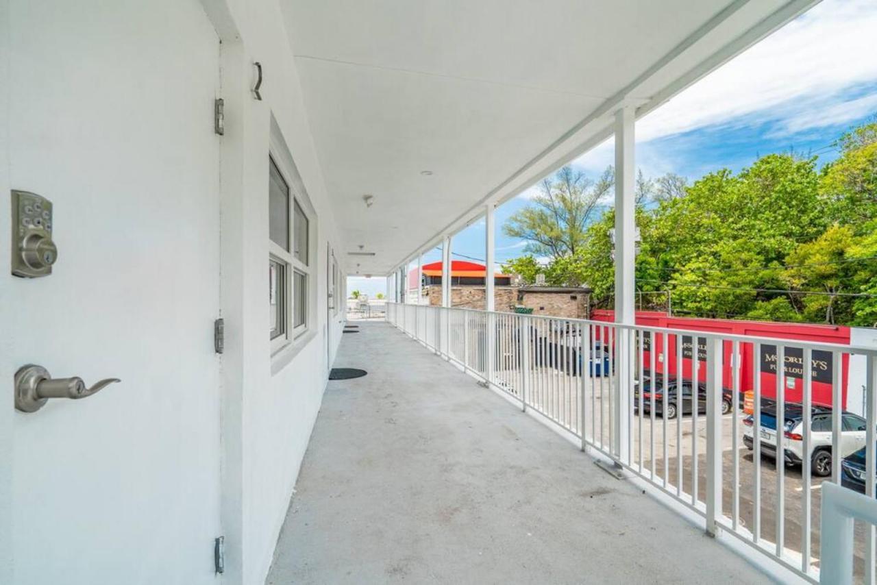 The Purple Pelican Beachfront With Ocean Balcony Unit 3 Fort Lauderdale Bagian luar foto